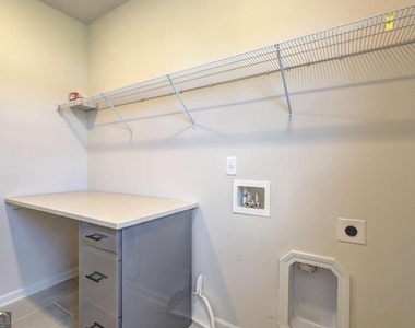 188 Blue Iris Court - Photo Thumbnail 18