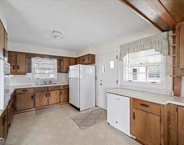 2005 Wilkie Road - Photo Thumbnail 8