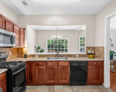 1462 Bellsmith Drive - Photo Thumbnail 9
