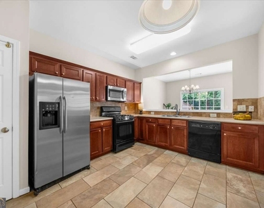 1462 Bellsmith Drive - Photo Thumbnail 8