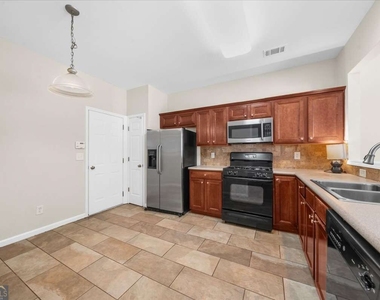 1462 Bellsmith Drive - Photo Thumbnail 7