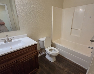 403 S Ashley Street - Photo Thumbnail 28