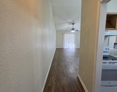 403 S Ashley Street - Photo Thumbnail 6