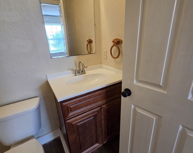 403 S Ashley Street - Photo Thumbnail 21
