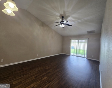 407 S Ashley Street - Photo Thumbnail 12