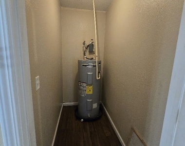 407 S Ashley Street - Photo Thumbnail 29
