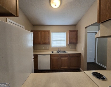 407 S Ashley Street - Photo Thumbnail 9