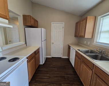 407 S Ashley Street - Photo Thumbnail 7