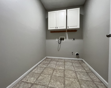 448 Canoga Court - Photo Thumbnail 28