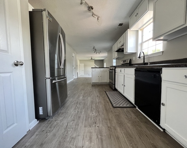 448 Canoga Court - Photo Thumbnail 21