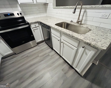 1160 Maple Valley Court - Photo Thumbnail 12
