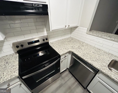 1160 Maple Valley Court - Photo Thumbnail 13