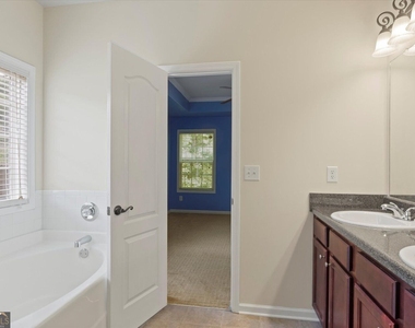 6293 Colonial View - Photo Thumbnail 9