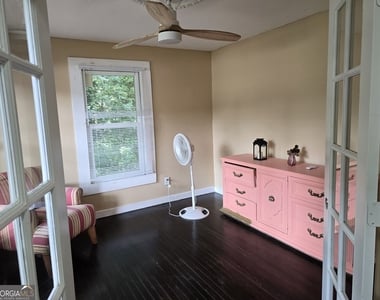3220 Memorial Drive - Photo Thumbnail 1