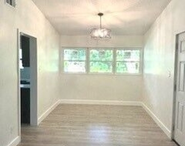 2012 N Skylane Drive - Photo Thumbnail 5