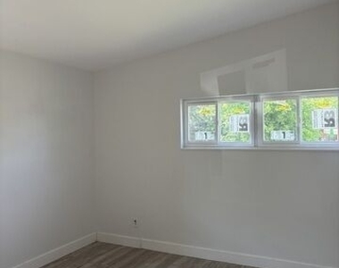 2012 N Skylane Drive - Photo Thumbnail 10