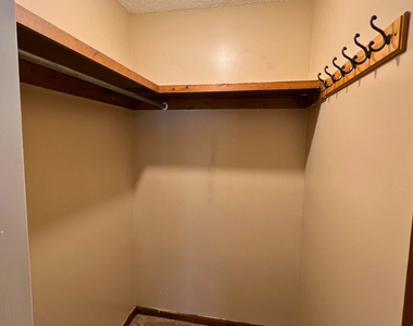 233 Ridge Road - Photo Thumbnail 8