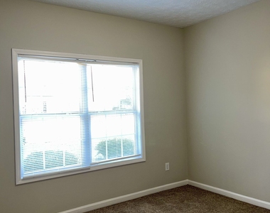8262 Parkwood Place - Photo Thumbnail 11