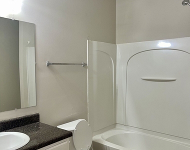 8262 Parkwood Place - Photo Thumbnail 12