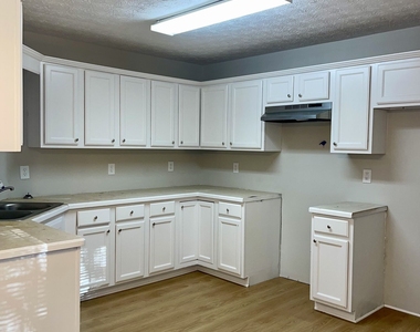 8262 Parkwood Place - Photo Thumbnail 3