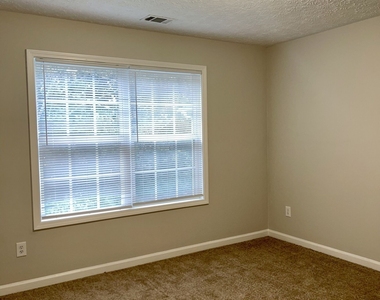 8262 Parkwood Place - Photo Thumbnail 9
