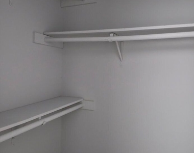 1104 Booth Court Sw - Photo Thumbnail 10