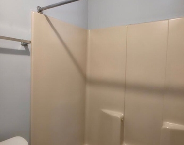 1104 Booth Court Sw - Photo Thumbnail 8