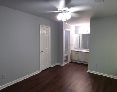 1104 Booth Court Sw - Photo Thumbnail 7