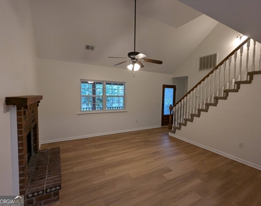 250 Cassie Ree Road - Photo Thumbnail 2