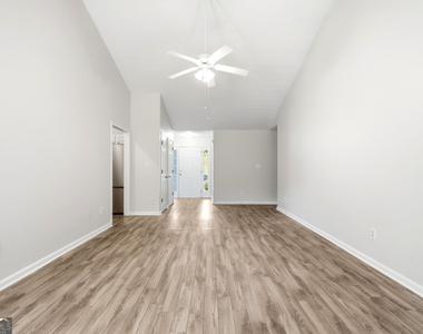 1321 Log Cabin Lane - Photo Thumbnail 14