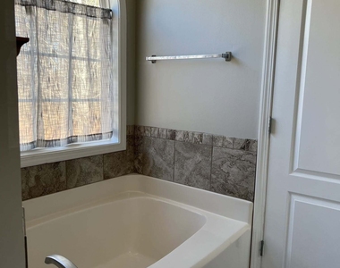 38 Grier Lane - Photo Thumbnail 4