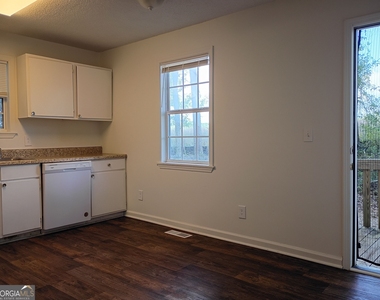 114 Lafayette Court - Photo Thumbnail 6