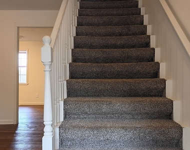 114 Lafayette Court - Photo Thumbnail 8