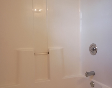 114 Lafayette Court - Photo Thumbnail 11