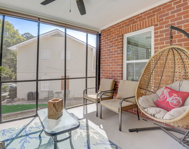 711 Campbell Circle - Photo Thumbnail 9