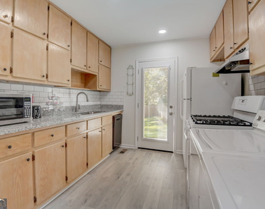 711 Campbell Circle - Photo Thumbnail 14