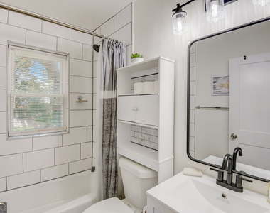 711 Campbell Circle - Photo Thumbnail 10
