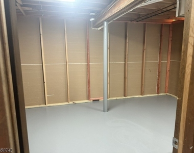 1058 Hoffman Rd - Photo Thumbnail 20