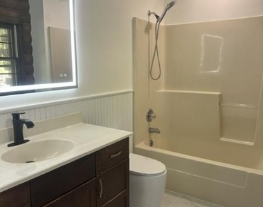 1058 Hoffman Rd - Photo Thumbnail 7