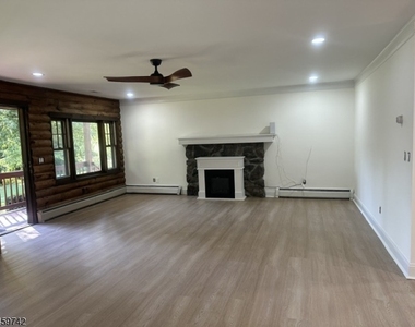 1058 Hoffman Rd - Photo Thumbnail 14