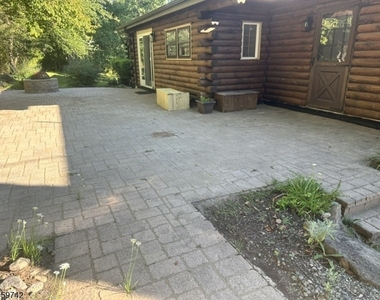 1058 Hoffman Rd - Photo Thumbnail 22