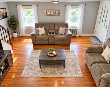 110 W Chrystal St - Photo Thumbnail 2