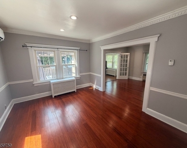 33 Poplar Ave - Photo Thumbnail 11