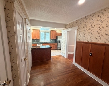 33 Poplar Ave - Photo Thumbnail 6