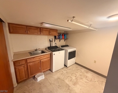 33 Poplar Ave - Photo Thumbnail 18