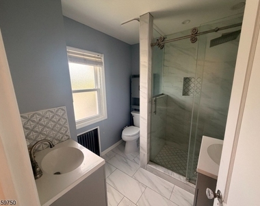 33 Poplar Ave - Photo Thumbnail 12