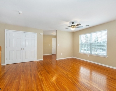 2 Meadow Lakes Dr - Photo Thumbnail 9