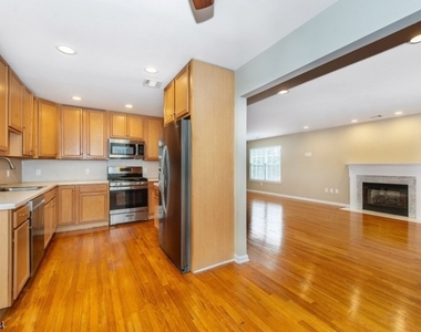 2 Meadow Lakes Dr - Photo Thumbnail 2