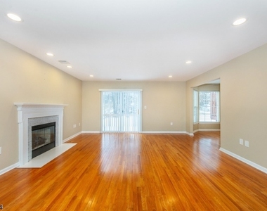 2 Meadow Lakes Dr - Photo Thumbnail 4