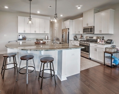 63 Gerhard Pl - Photo Thumbnail 1
